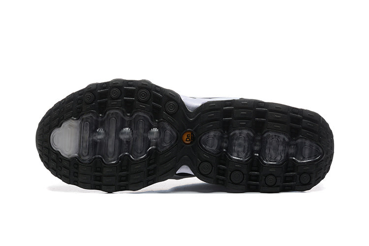 NIKE AIR MAX DN8 PANDA