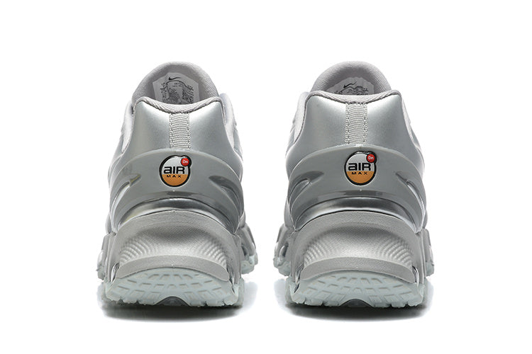 NIKE AIR MAX DN8 WOLF METALIC