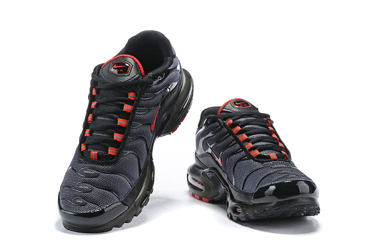 AIR MAX PLUS "BLACK GRADIENT RED"