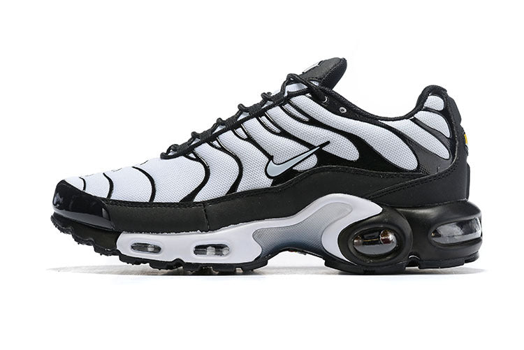 AIR MAX PLUS WHITE BLACK