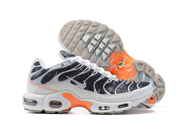 AIR MAX PLUS "ESSENTIALS"