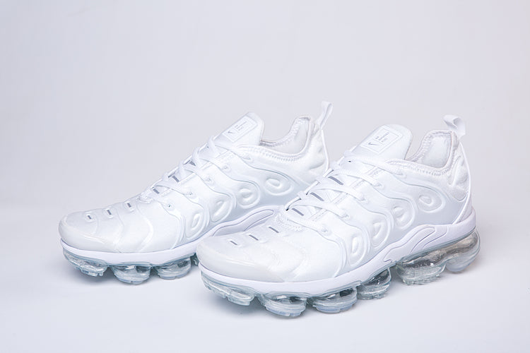 VAPORMAX PLUS TN WHITE