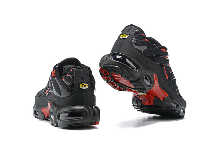 AIR MAX PLUS BRED