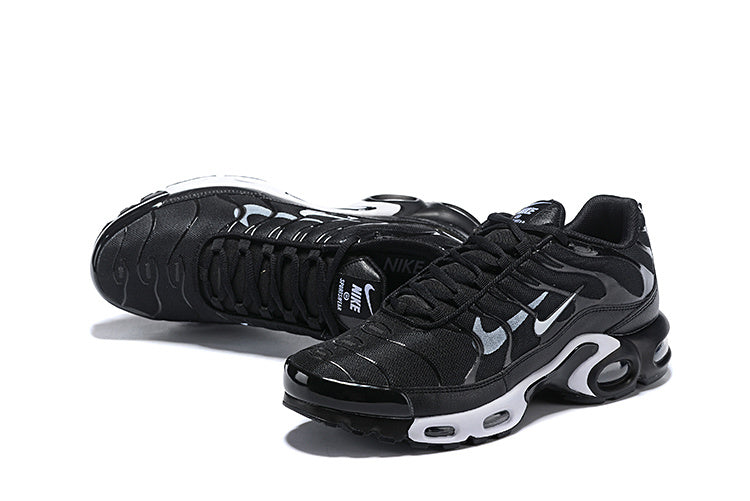 AIR MAX PLUS BLACK DOUBLE SWOOSH