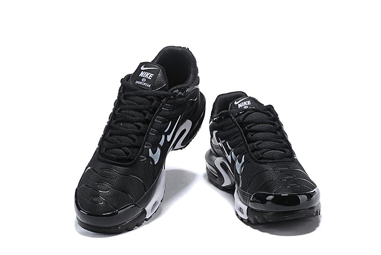 AIR MAX PLUS BLACK DOUBLE SWOOSH