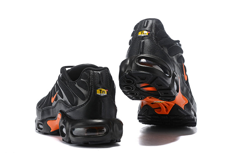 AIR MAX PLUS BLACK ORANGE