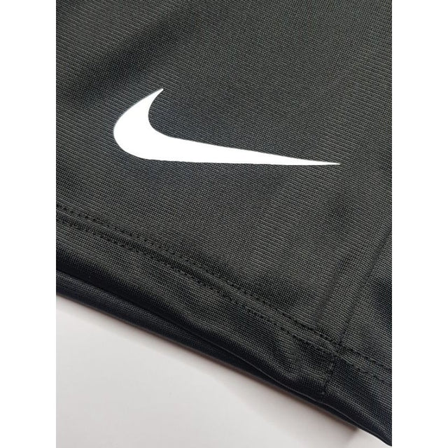 SHORTS NIKE TREINO PRETO & BRANCO