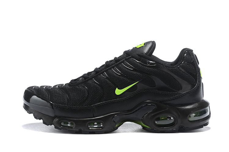 AIR MAX PLUS BLACK GREEN