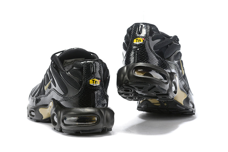 AIR MAX PLUS BLACK METALLIC GOLD
