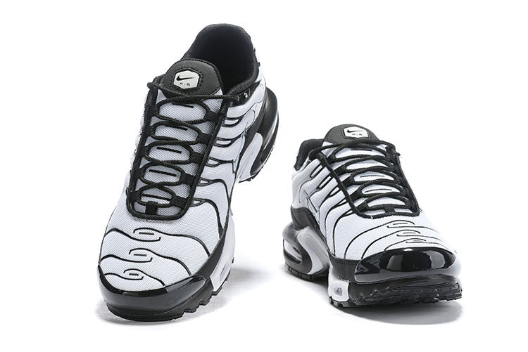 AIR MAX PLUS WHITE BLACK