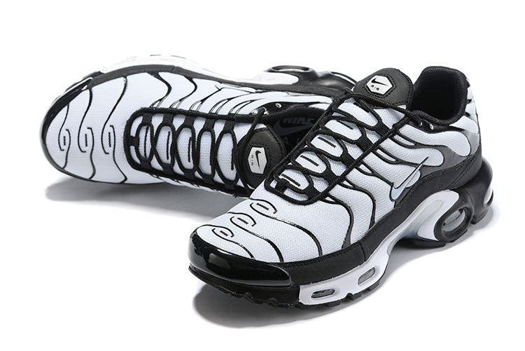 AIR MAX PLUS WHITE BLACK