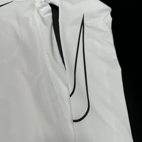 NIKE MANGA LONGA PRO SWOOSH + [BONÉ DE BRINDE]