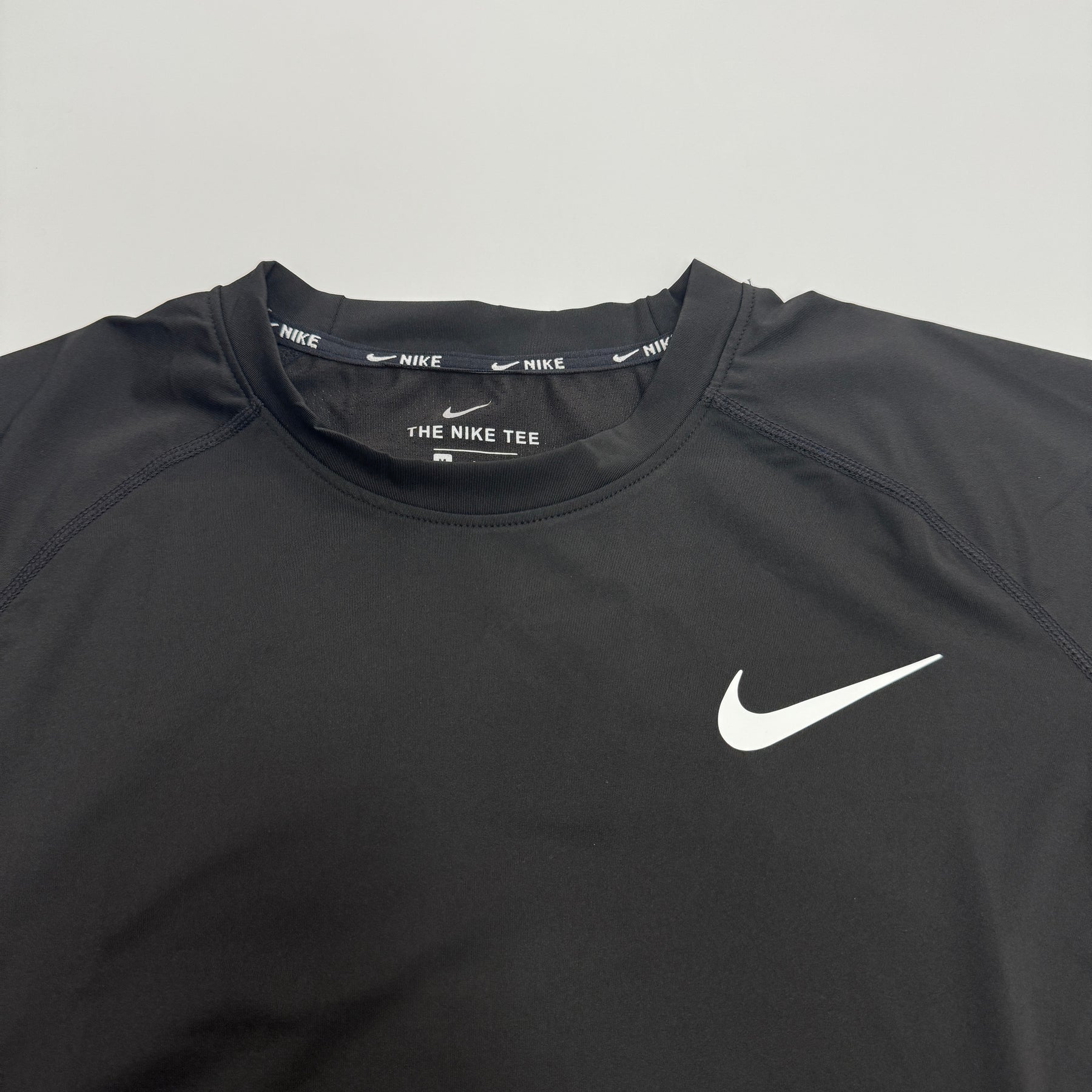 NIKE MANGA LONGA PRO SWOOSH + [BONÉ DE BRINDE]