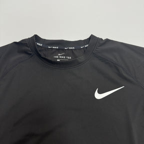 NIKE MANGA LONGA PRO SWOOSH + [BONÉ DE BRINDE]