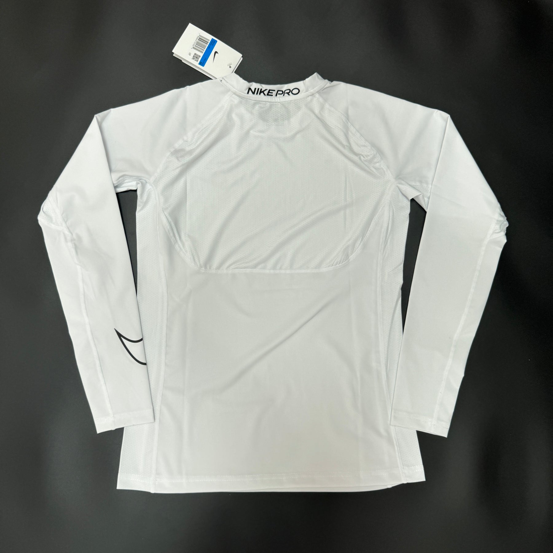 NIKE MANGA LONGA PRO SWOOSH + [BONÉ DE BRINDE]