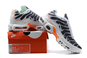 AIR MAX PLUS "ESSENTIALS"