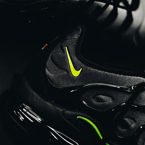 VAPORMAX PLUS TN GREY GREEN